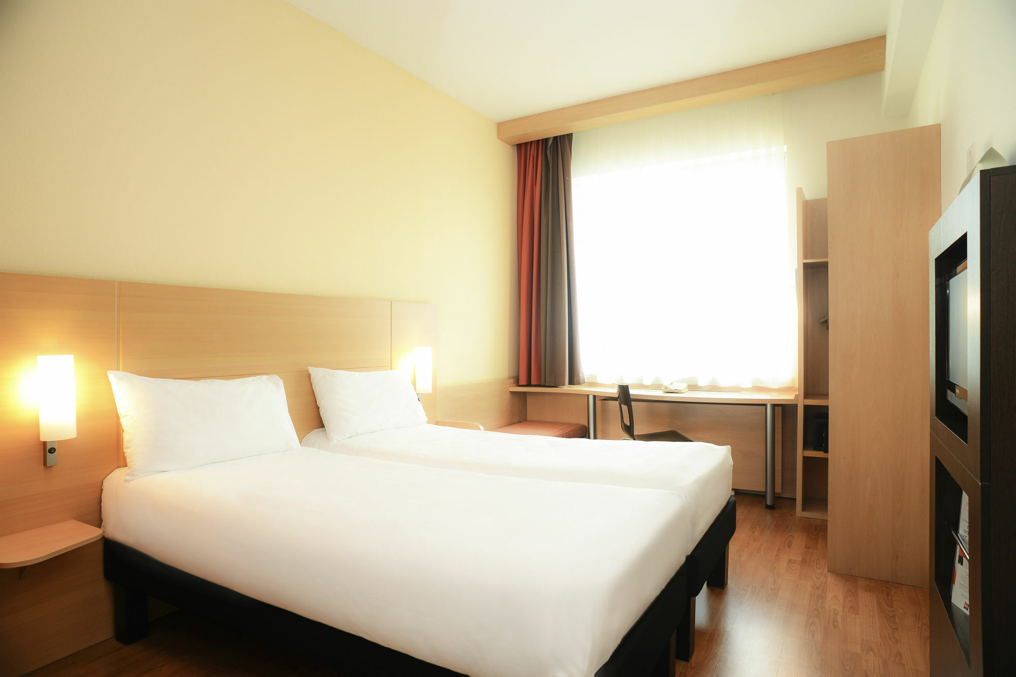B&B Hotel Les Sables-D'Olonne Centre Gare Exterior foto